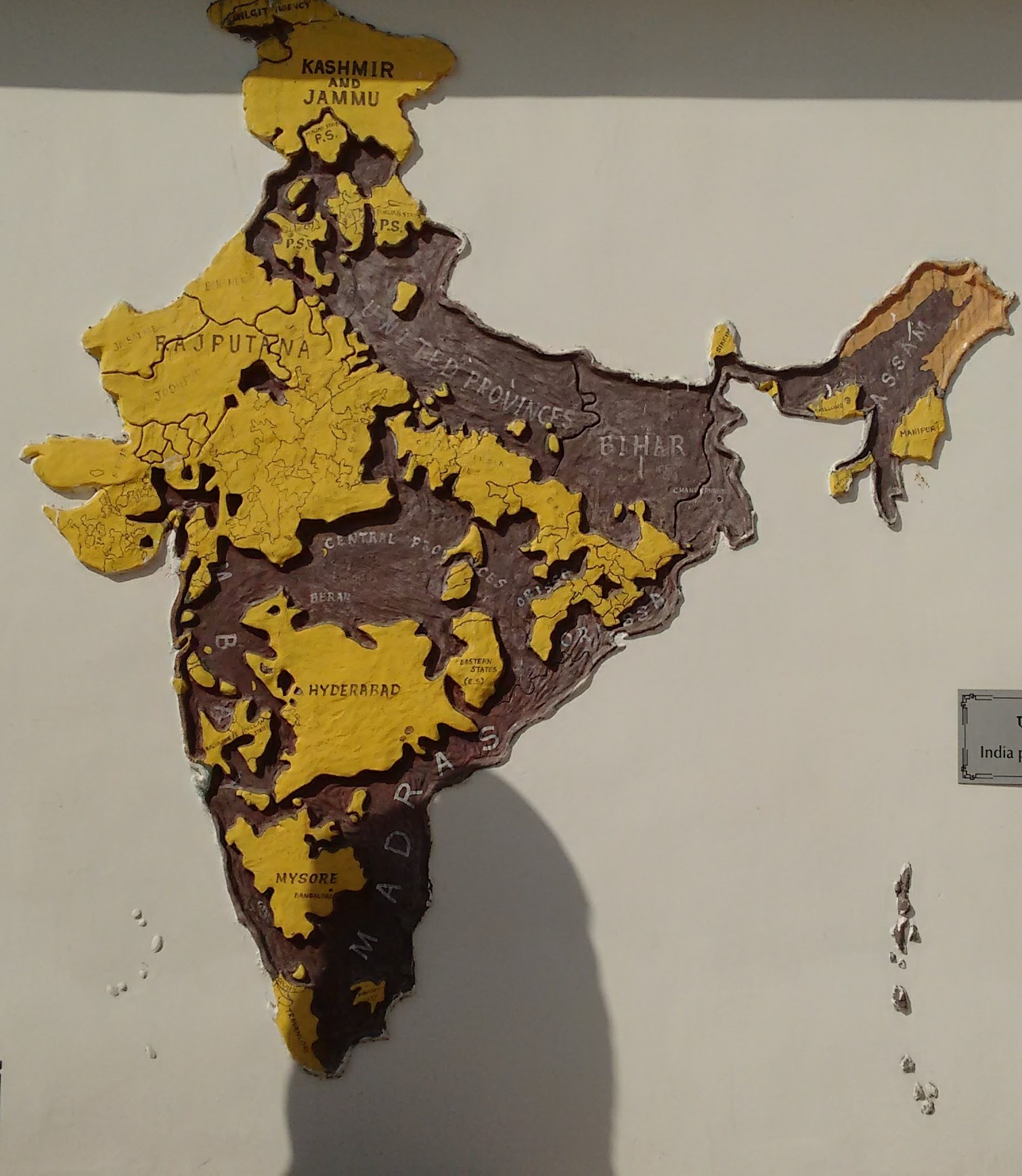 Map India fractured.jpg